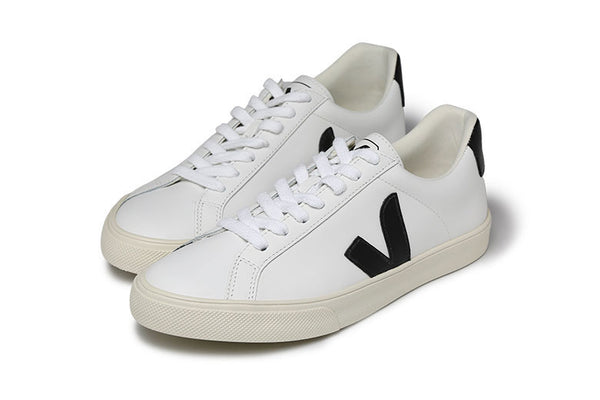 VEJA スニーカー レザー エスプラー 【返品送料無料】